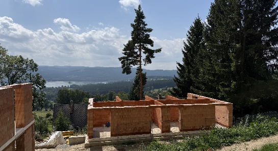 2. obrázek ze stavby Lipno Forest Rezidence